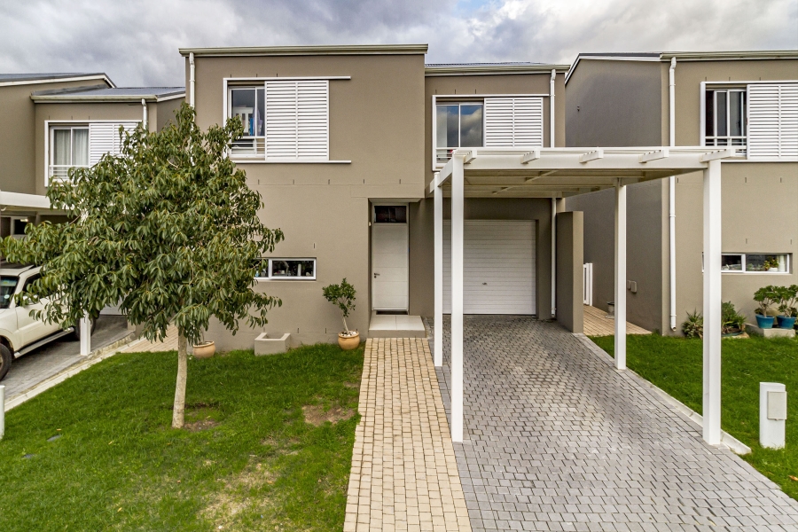 3 Bedroom Property for Sale in Somerset Lakes Western Cape